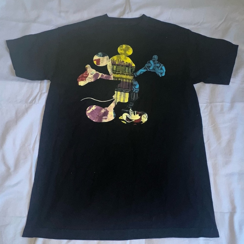 NWOT Graphic Disney Tshirt